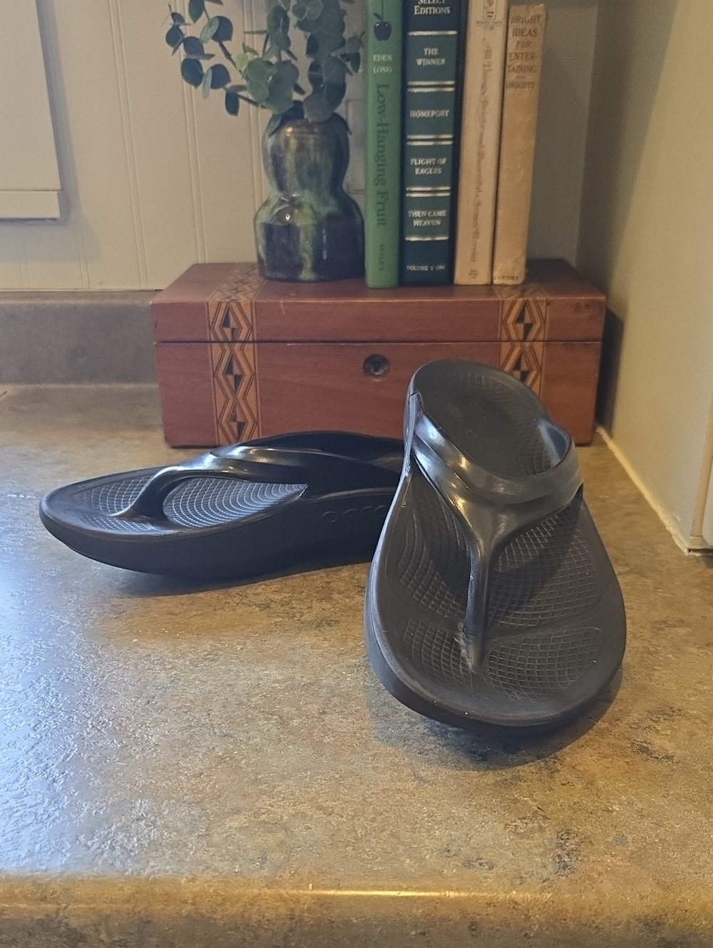 Oofos Black Flip Flops Size 7